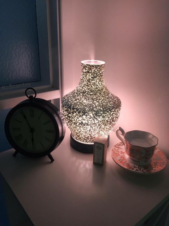 Nên lựa chọn đèn xông tinh dầu hay máy khuếch tán cho gia đình bạn 4 nen chon den xong tinh dau hay may khuech tan 2